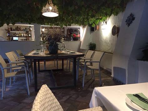 el claustro restaurante- jardín|El Claustro Jardín Vejer 